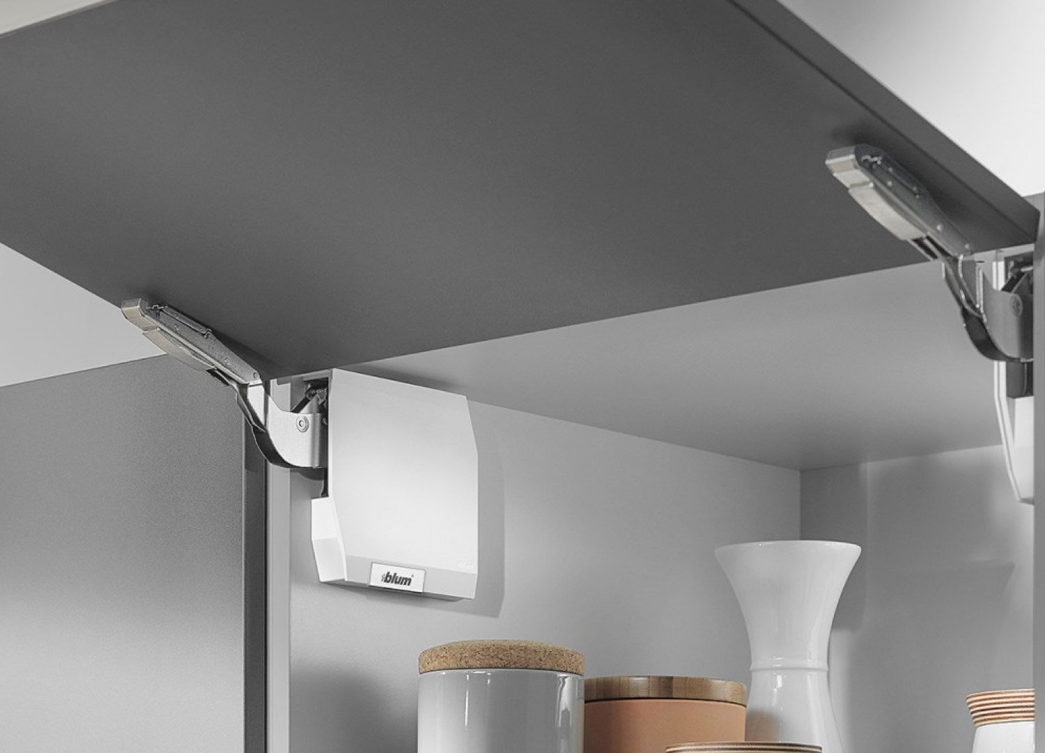 Blum AVENTOS HK-S БЯЛ механизъм за малки вдигащи врати Blum AVENTOS HK-S БЯЛ механизъм за малки вдигащи врати